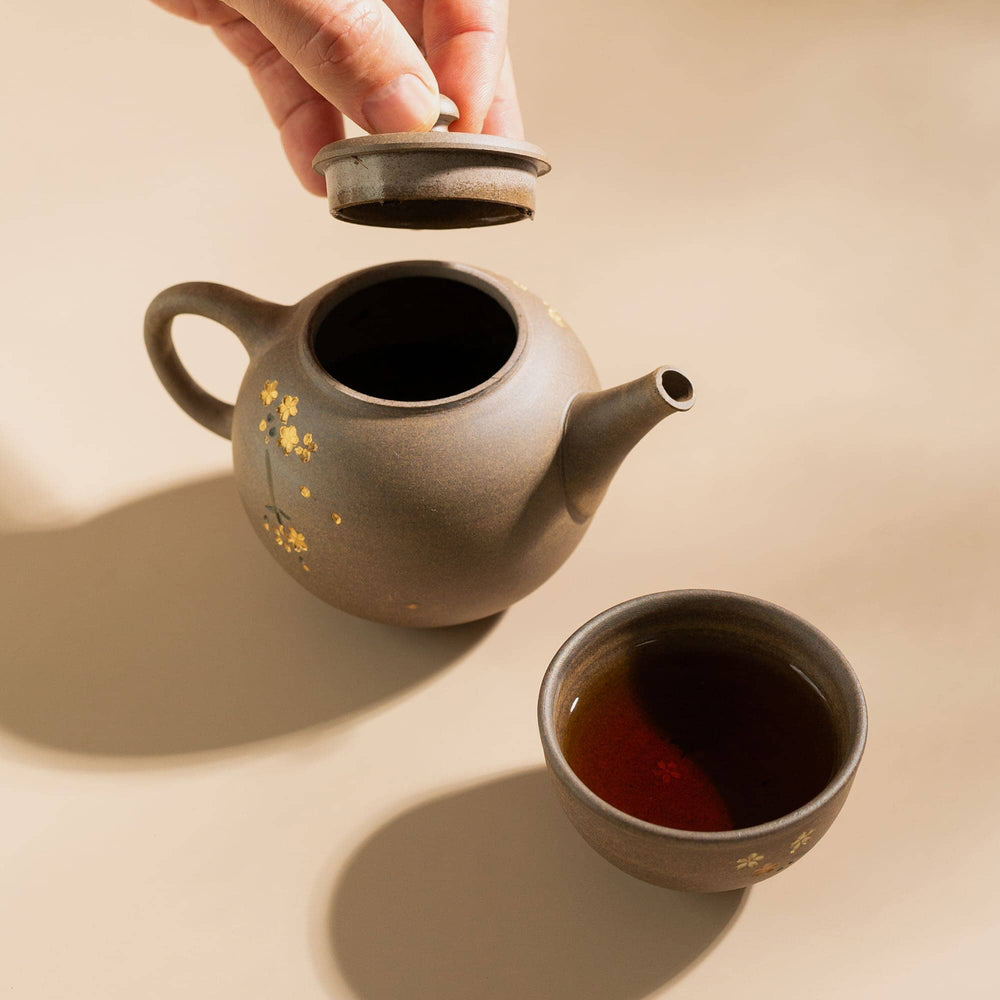 Chrysanthemum Tokoname Teapot
